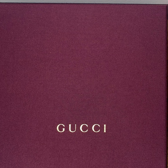 New Gucci Large Clip Earrings - Picture 7 of 7